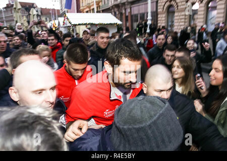 Zagreb, Kroatien. 26. Nov 2018. Kroatien National Tennis Team willkommen zu Hause Feier auf der Ban Jelacic Platz. Marin Cilic und Borna Coric verlassen die Bühne. Credit: Goran Jakuš/Alamy leben Nachrichten Stockfoto