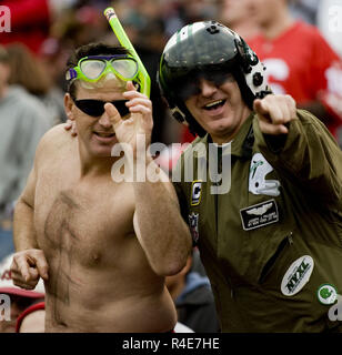 San Francisco, Kalifornien, USA. 7 Dez, 2008. Jet fans Root für ihre Mannschaft am Sonntag, 7. Dezember 2008, im Candlestick Park, San Francisco, Kalifornien. Die 49ers besiegten die Jets 24-14. Credit: Al Golub/ZUMA Draht/Alamy leben Nachrichten Stockfoto