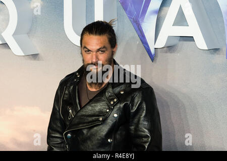 London, Großbritannien. 26. November 2018. Jason Momoa besucht die Weltpremiere von "aquaman" im Cineworld im Londoner Leicester Square. Credit: Wiktor Szymanowicz/Alamy leben Nachrichten Stockfoto