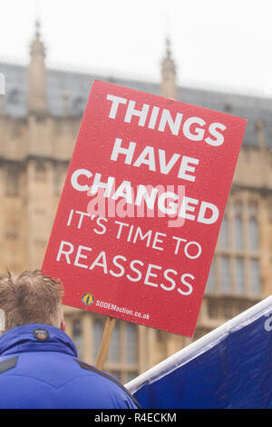 London, Großbritannien. 27. November 2018. Pro EU-Demonstranten von sodem, Stand der Missachtung der Europäischen Bewegung weiterhin ihren Protest außerhalb des Parlaments ein Volk der Abstimmung als Premierminister Theresa May begibt sich auf eine 2-wöchigen Tour durch Großbritannien Ihr Brexit Abkommen Abkommen über den von den 27 Staats- und Regierungschefs der Europäischen Union die ratifiziert wurde: Amer ghazzal/Alamy Leben Nachrichten zu verkaufen bedarf Stockfoto