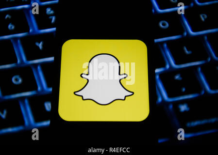 Krakau, Polen. 27 Nov, 2018. Snapchat Logo ist auf ein Android Mobiltelefon gesehen. Credit: Omar Marques/SOPA Images/ZUMA Draht/Alamy leben Nachrichten Stockfoto