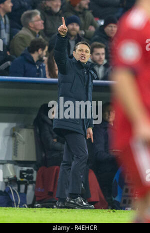 München, Deutschland. München, Deutschland. 27 Nov, 2018. Trainer Niko Kovac (FCB) GES/fussball/UEFA Champions League: FC Bayern München - Benfica Lissabon, 27.11.2018 Fußball: UEFA Champions League: Bayern München gegen Benfica Lissabon, 27. November 2018 | Verwendung der weltweiten Kredit: dpa/Alamy Leben Nachrichten Quelle: dpa Picture alliance/Alamy leben Nachrichten Stockfoto