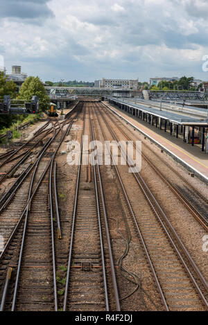 Schienen am internationalen Bahnhof Ashford, Kent. HS 1 Gleise und Schienen. Stockfoto