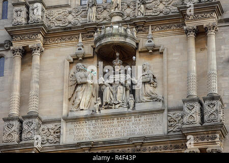 Architektonische Merkmale innerhalb der internen Grenzen im Innenhof des Alten Bodleian Library in Oxford. Stockfoto