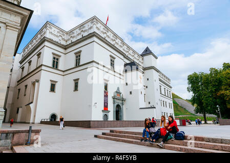 Der Palast der Großfürsten von Litauen, im unteren Schloss von Vilnius. Die Arbeit an einem neuen Palast im Jahr 2002 begann auf dem Gelände der ursprünglichen b Stockfoto