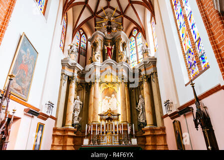 Kirchenschiff und Hauptaltar, St. Anna Kirche ist eine katholische Kirche in der Altstadt von Vilnius. Es ist ein prominentes Beispiel der Spätgotik und Ziegel G Stockfoto