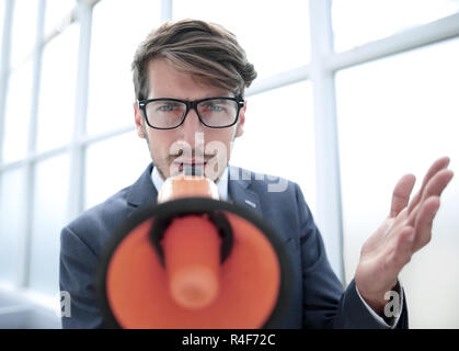 Geschäftsmann, schreien, Megaphon Stockfoto