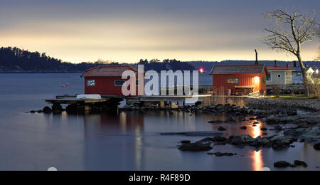 Karlsudd, in der Nähe von Vaxholm, Schweden, bei Nacht Stockfoto