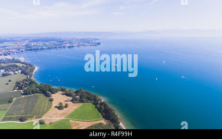 Luftaufnahme von Bodensee, ein See in Deutschland, Österreich und der Schweiz, geschossen von drohne Stockfoto