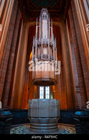 Kathedrale von Liverpool oder die Kathedrale Kirche des auferstandenen Christus, Liverpool in Großbritannien Liverpool, Großbritannien - 16 Mai 2018: Liverpool Cathedral basiert auf einem Entwurf von Stockfoto