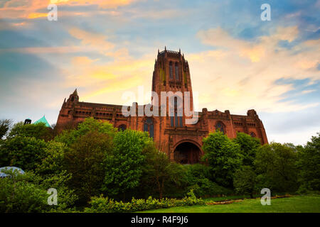 Kathedrale von Liverpool oder die Kathedrale Kirche des auferstandenen Christus, Liverpool in Großbritannien Liverpool, Großbritannien - 16 Mai 2018: Liverpool Cathedral basiert auf einem Entwurf von Stockfoto