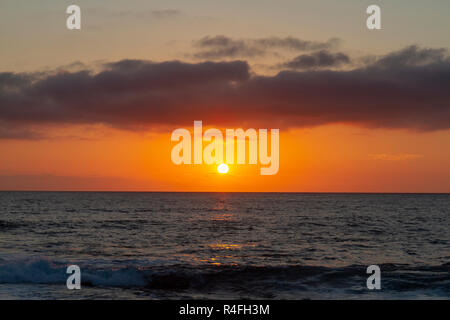 Sonnenuntergang gesehen von Seal Rock, La Jolla, Ca, USA. Stockfoto