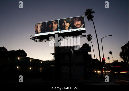 Reklametafeln Förderung der Re-release der Beatles White Album auf dem Sunset Boulevard in Los Angeles, CA Stockfoto