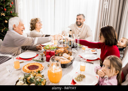 Familie Weihnachten fest Stockfoto