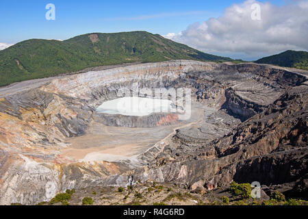 Vulkan Krater an einem sonnigen Tag Stockfoto