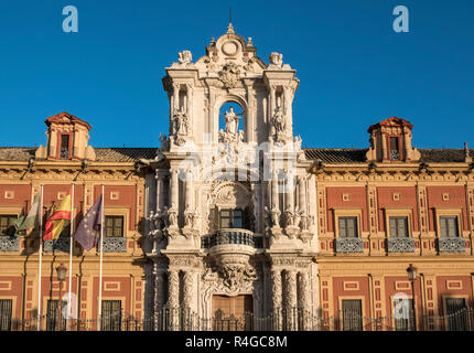 San Telmo Palast (Palacio de San Telmo), eine 1600 von barocken Palast als HQ für die regionale Regierung von Andalusien, Calle Palos de la Frontera, Sevilla verwendet. Stockfoto