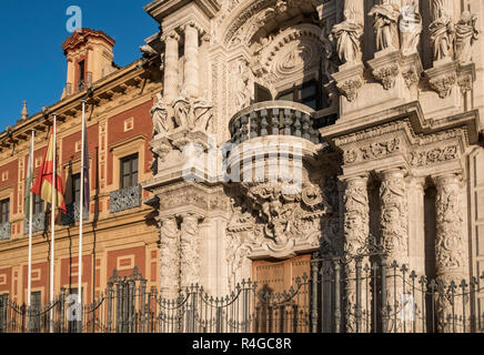 San Telmo Palast (Palacio de San Telmo), eine 1600 von barocken Palast als HQ für die regionale Regierung von Andalusien, Calle Palos de la Frontera, Sevilla verwendet. Stockfoto