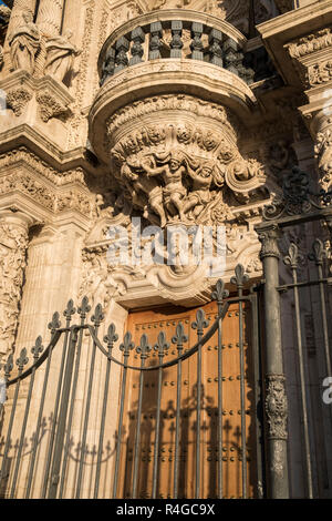 San Telmo Palast (Palacio de San Telmo), eine 1600 von barocken Palast als HQ für die regionale Regierung von Andalusien, Calle Palos de la Frontera, Sevilla verwendet. Stockfoto