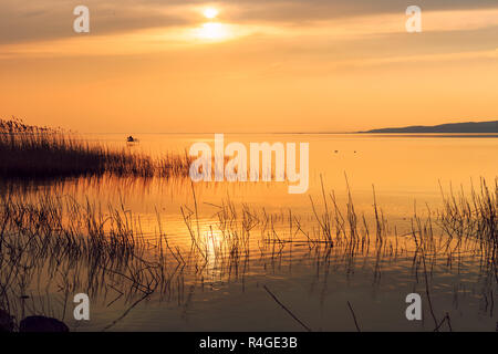 Schönen Sonnenuntergang in Plattensee Stockfoto