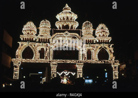 Fassade des Dagadusheth Halwai Ganapati Tempel, Pune, Maharashtra, Indien, Asien Stockfoto