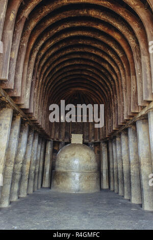 Innenraum der Chaitya Hall, Karla Höhlen, Pune, Maharashtra, Indien, Asien Stockfoto