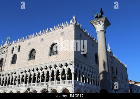 Italien. Venedig. Doge's Palace. 14. und 15. Jahrhunderts. Venezianische Gotik. Fassade. Region Venetien. Stockfoto