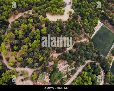 BARCELONA, SPANIEN - 22. AUGUST 2018: View Park Güell in Barcelona. Katalonien, Spanien Stockfoto