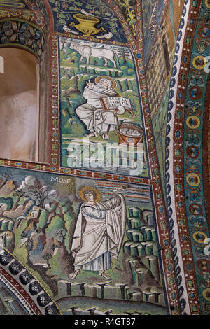 Italien, Emilia-Romagna, Ravenna: Mosaiken in der Basilika von Sant'Apollinare Nuovo (Basilika des Heiligen Apollinaris) Stockfoto