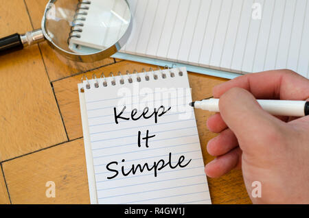Keep it simple Konzept auf Notebook Stockfoto