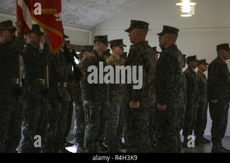 Us-Marines und Seeleute vom 3 Bataillon, 8 Marine Regiment, Mark eine erweiterte Rotational Präsenz in Norwegen mit einem Transfer-of-behörde Zeremonie heute in Setermoen, Norwegen, Oktober 1, 2018. Die eingehenden Bataillon Bataillon entlastet 1., 6. Marine Regiment als Marine Rotational Force-Europe 19.1. Dies ist der erste Einsatz des erweiterten Marine Corps rotational Anwesenheit von etwa 700 Marines in Norwegen, die von der norwegischen Regierung im August angekündigt wurde. Stockfoto