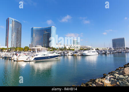 Blick auf die Stadt mit der Marina Bay in San Diego, Kalifornien, USA. Kann Diego Hotels und Convention Center an der Bucht. Stockfoto