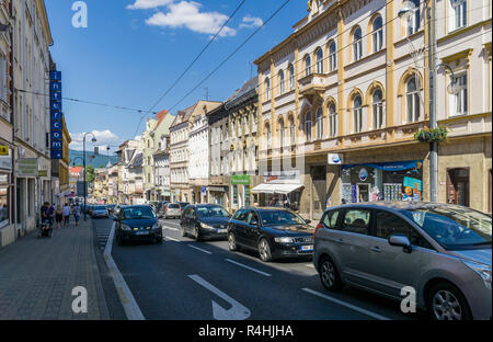 Kurort Teplice, Hauptstraße Masarykova trída im Zentrum, Masarykova trída Hauptverkehrsstrasse im Zentrum Stockfoto