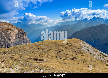 Kriegerdenkmal unter Drei Zinnen, Dolomiten, Südtirol Stockfoto