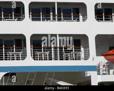 Azamara Quest, touristische Liner in den Hafen. Grosse touristische Schiff. Stockfoto