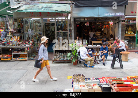Cafe am Markt anitques Cat Street, Sheung Wan, Hong Kong Island, Hong Kong, China Stockfoto