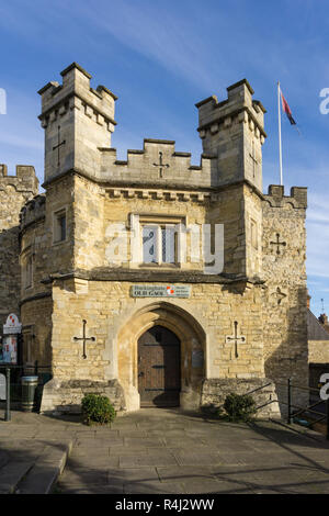 Das alte Gefängnis, Buckingham, Großbritannien; Ein zum Zweck errichtetes Gefängnis von 1748 im Stil einer Burg, heute ein Museum und eine Touristeninformation. Stockfoto