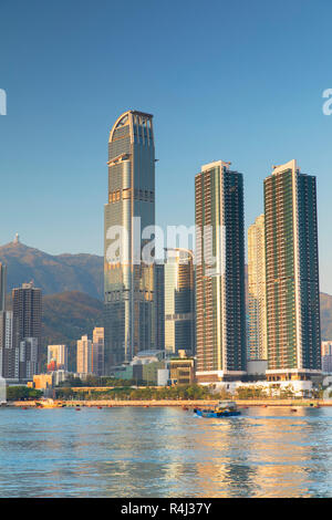 Skyline von Tsuen Wan mit Nina Turm, Tsuen Wan, Hong Kong, China Stockfoto