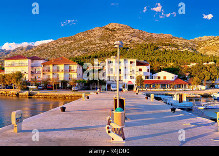 Starigrad Paklenica waterfront bei Sonnenuntergang Panoramaaussicht Stockfoto