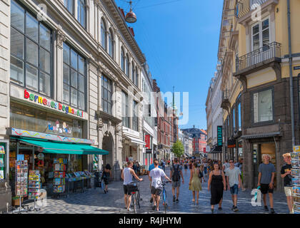 Die Geschäfte in der købmagergade im Zentrum der Stadt, Kopenhagen, Seeland, Dänemark Stockfoto