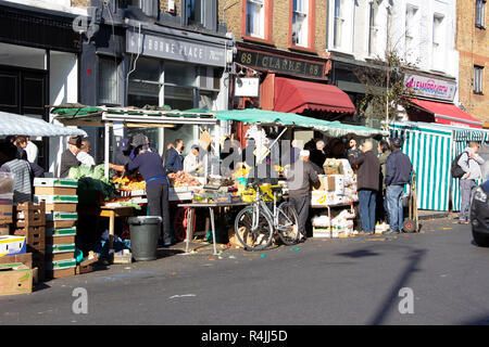 Obst und Gemüse Markt in Portobello, London Stockfoto