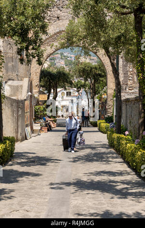 Ravello, Italien - 16. Juni 2017: Ravellio eine Gemeinde über die Amalfi Küste. Italien. Seine malerische Lage macht es zu einem beliebten Touristenzentrum des Stockfoto