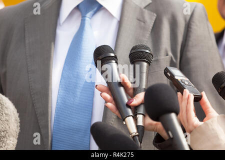 Presseinterview. Pressekonferenz. Stockfoto