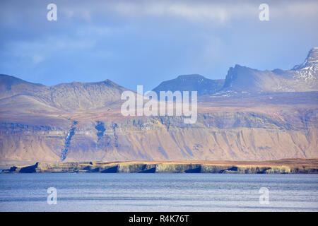 Bergblick auf grundarfjordur Fjord in Island Stockfoto