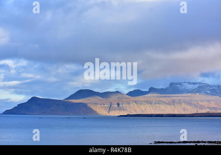 Bergblick auf grundarfjordur Fjord in Island Stockfoto