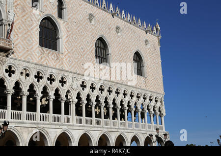 Italien. Venedig. Doge's Palace. 14. und 15. Jahrhunderts. Venezianische Gotik. Fassade. Region Venetien. Stockfoto