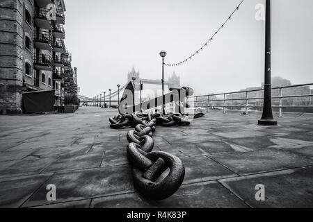 Anker und Ketten auf Butler's Wharf, Shad Thames nahe der Tower Bridge. Stockfoto