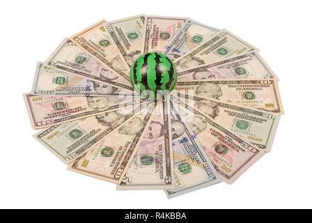 Wassermelone auf Mandala Kaleidoskop von Geld. Abstrakte Geld Hintergrund raster Muster wiederholen Mandala Kreis. Stockfoto