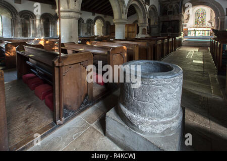 Tissington, Derbyshire, UK: Oktober 2018: St Marys Kirche Stockfoto