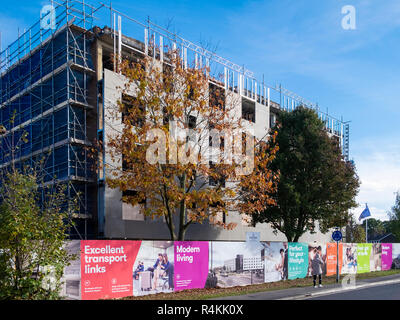 Neue Wohnungen in Crawley, Sussex gebaut Stockfoto