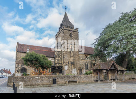 Die hl. Maria Magdalena & St Denys Kirche, die Anglikanische Kirche in Midhurst, West Sussex, England, UK. Stockfoto